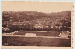 Delcampe - CPA Le Stade Jean-Baptiste Brun à Bort-les-Orgues (19) Rugby Vestiaire Et Trbune  à Côté Coutrs De Tennis   Ed CIM - Rugby