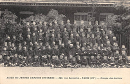 CPA 75 PARIS XVe ASILE DES JEUNES GARCONS INFIRMES RUE LECOURBE GROUPE DES ECOLIERS - District 15