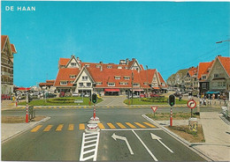 Delcampe - De Haan  - Coq S/Mer   *  Leopoldplaats En Koninklijke Baan - Place Léopold Et Route Royale  (CPM) - De Haan