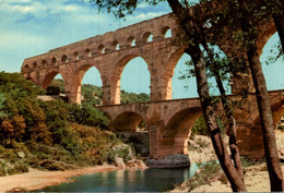 Delcampe - 30 LE PONT DU GARD AQUEDUC ROMAIN - Puentes