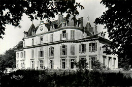 Méréville * Vue Sur Le Château - Mereville