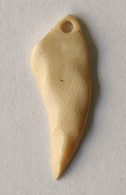 Oude Hanger In Ivoor Ivoire Elfenbein Ivory Amulet Token Afrique Pendant Belgisch Congo Belge Afrika Africa - Frühe Figuren