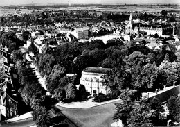 Issoudun * Le Jardin Public Et La Place * Basilique Du Sacré Coeur - Issoudun