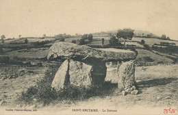 Dolmen  De St Nectaire - Dolmen & Menhire