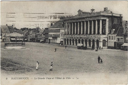 Delcampe - 59    Hazebrouck  -   La   Grande Place Et L'hotel De Ville - Hazebrouck