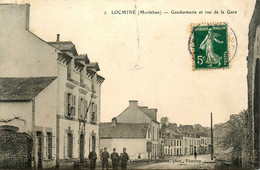 Delcampe - Locminé * La Gendarmerie Nationale Et La Rue De La Gare * Gendarmes - Locmine