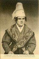 Beuzeville * Jeune Femme Du Pays En Coiffe Et Costume * Coiffes Normandes - Autres & Non Classés