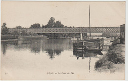 Delcampe - Péniche à Sens (89 - Yonne) Le Pont De Fer - Hausboote