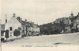 Delcampe - CPA 89 Yonne Vezelay LA Place Du Champ De Foire - Vezelay
