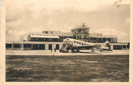 Delcampe - CPA 33 Gironde Aviation Chambre De Commerce Port Aérien De Bordeaux Mérignac Aérogare Le Ravitaillement En Essence - Merignac