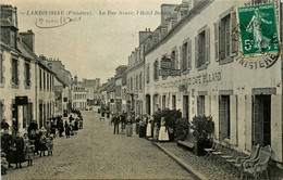 Landivisiau * La Rue Neuve * Hôtel Du Commerce Grand Café Billard , DUBOIS Propriétaire - Landivisiau