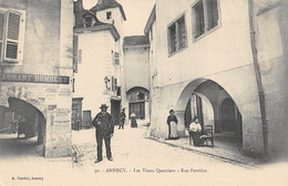 CPA 74 ANNECY LES VIEUX QUARTIERS RUE PERRIERE - Annecy