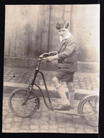 VIEILLE PHOTO GARCON AVEC TROTTINETTE - STEP - KICK SCOOTER - TRETROLLER - AUTOPED - Antiche (ante 1900)