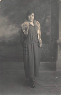 ¤¤  -  DINAN   -  Carte-Photo D'une Femme   -  Photographe " Moisan-Dubois "    -  ¤¤ - Dinan