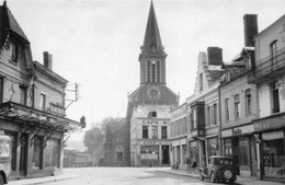 02-HIRSON- PLACE PSTEUR ET L'EGLISE NOTRE-DAME DE LOURDES - Hirson