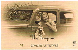 77  UN  BONJOUR  DE SAVIGNY  LE  TEMPLE   CPM  TBE   437 - Savigny Le Temple