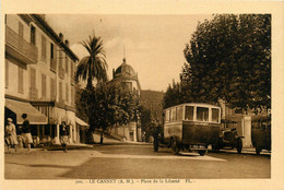 Le Cannet * La Place De La Liberté * Autobus Bus * Voiture Automobile Ancienne - Le Cannet