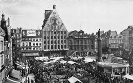 59-LILLE- LA GRANDE PLACE - LA DEESSE ET LE GRAND -GARDE - Lille