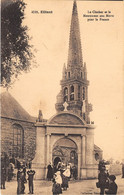 FINISTERE  29  ELLIANT - LE CLOCHER ET LE MONUMENT AUX MORTS - SORTIE DE MESSE - Elliant