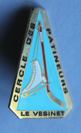 Pin's Rare Cercle Des Patineurs Le VESINET Patinage Hockey Sur Glace - Skating (Figure)