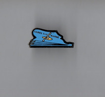 Pin's Club Canoé Kayak Vaires Sur Marne (signé Winner) Longueur: 3,1 Cm - Canoë