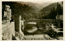 Le Cheylard * Carte Photo * La Borne Au Pont De La Sablière * Route * Vue Du Village - Le Cheylard
