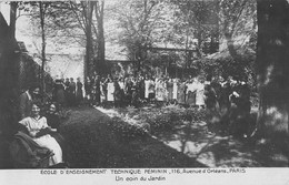 CPA 75 PARIS XIVe ECOLE D'ENSEIGNEMENT TECHNIQUE FEMININ AVENUE D'ORLEANS UN COIN DU JARDIN - Paris (14)