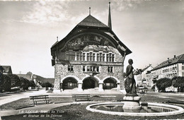 Real Photo Le Locle Hotel De Ville Statue Deesse  Timbre Flamme Sport Hiver Ski  Edit Deriaz Baulmes - Le Locle