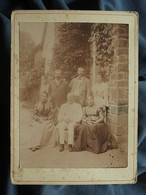 Photo Cabinet  Grand Père Et Grand-Mère Demarquette Avec Ses 3 Enfants : Claire Léon Et Louis  CA 1900 - L558 - Personas Identificadas