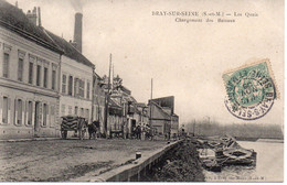 Cpa Bray Sur Seine, Les Quais ,chargement Des Bateaux. - Bray Sur Seine