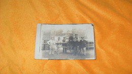 CARTE POSTALE PHOTO ANCIENNE NON CIRCULEE DATE ?.../ A IDENTIFIER..SCENE CHARRETTE AVEC PERSONNES LIEU ?... - Photos