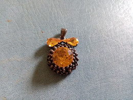 PENDENTIF JAUNE VINTAGE - Autres & Non Classés