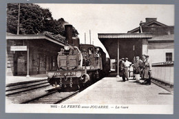 La Ferté Sous Jouarre: La Gare (locomotive Chemins De Fer De L'est) - La Ferte Sous Jouarre