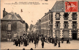 22 PLOUARET - L'avenue De La Gare Et Le Restaurant Des Voyageurs    * - Plouaret