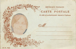 Thème. Carte A Système Avec Photo A Insérer  Médaillon. Fleurs    (voir Scan) - Cartoline Con Meccanismi