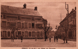 Rebais (Seine-et-Marne) Hôtel Du Sauvage, Garage Chenu - Carte Alain Non Circulée - Hotels & Restaurants