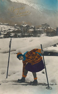Real Photo Femme à Ski Couleurs Vives Village Station ? - Winter Sports