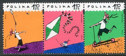 POLAND 2002 Children's Day Singles MNH / **.  Michel 3975-77 - Neufs