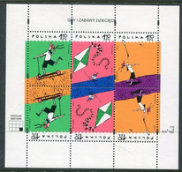 POLAND 2002 Children's Day Block MNH / **.  Michel Block 149 - Unused Stamps