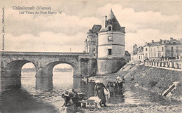 Delcampe - CHATELLERAULT      LAVANDIERES AU PONT HENRI IV - Chatellerault