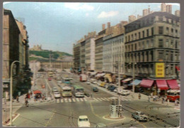LYON    La Place Gabriel Péri Et Le Cours Gambetta - Lyon 7