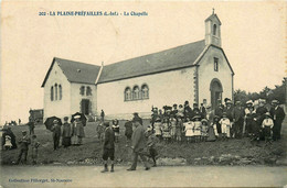 La Plaine Sur Mer * Préfailles * La Chapelle Du Village * Sortie De Messe - La-Plaine-sur-Mer