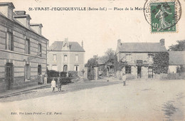 CPA 76 SAINT VAAST D'EQUIQUEVILLE PLACE DE LA MAIRIE - Autres & Non Classés