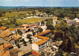 16-BROSSAC- VUE AERIENNE PLACE DE LA POSTE ET LE STADE - Autres & Non Classés