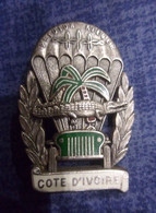 Insigne 1° Régiment De Hussards Parachutistes - Peloton Kieger - Cote D' Ivoire - Services Médicaux