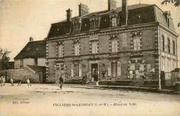 Villiers St Georges * La Place De L'hôtel De Ville * Mairie - Villiers Saint Georges