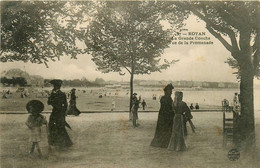 Royan * La Grande Conche Vue De La Promenade - Royan