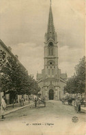 Royan * Rue Et Vue Sur L'église * Attelage - Royan