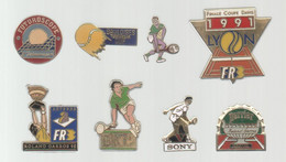 PINS PIN'S TENNIS EGF 1003 FR3 ANTENNE2 BNP FUTUROSCOPE GAULOISES COUPE DAVIS LYON SONY PERRIER   LOT 8 PINS - Natation