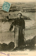 Cancale * Une Pêcheuse De Crevettes * Pêche à Pied * Personnage Femme Du Pays En Coiffe - Cancale